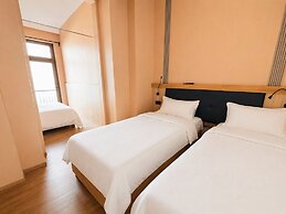 Mooncity Hotel & Boardinghouse