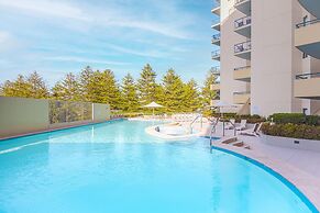 Beachside Studio With Pool and Gym Access