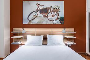 Laskareos Apartment by Olala Homes