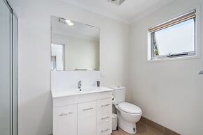 Relaxed 2br, 2bth Apartment With Balcony & Parking