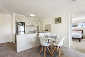 Relaxed 2br, 2bth Apartment With Balcony & Parking