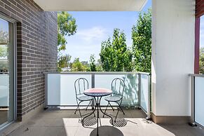 Relaxed 2br, 2bth Apartment With Balcony & Parking