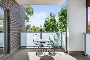 Relaxed 2br, 2bth Apartment With Balcony & Parking