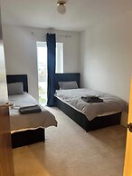 Luxury Apartment - Lakeside