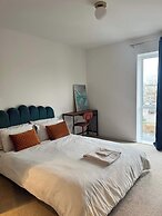 Luxury Apartment - Lakeside