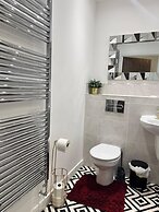 Luxury Apartment - Lakeside
