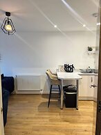 Luxury Apartment - Lakeside