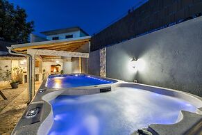 Beachfront luxury villa Vinisce
