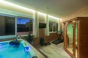Beachfront luxury villa Vinisce