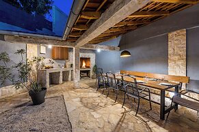 Beachfront luxury villa Vinisce