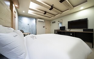 Suwon Haenggung-dong Sunstar