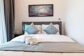 Bloomfields Stylish 2BR in Oasis Mas