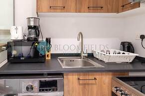 Bloomfields Stylish 2BR in Oasis Mas