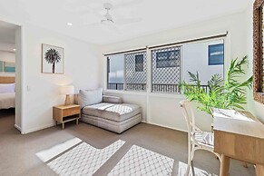 Thirty-Nine Albatross - Apartment 8