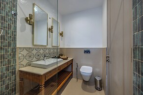 ELIVAAS Cygnus 4BHK With Pvt Pool