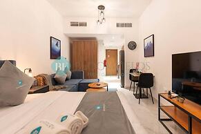 Bloomfields Furnished STU in Oasis M
