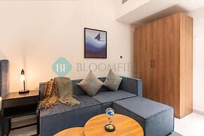 Bloomfields Furnished STU in Oasis M