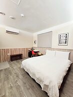 Yours Inn Luodong
