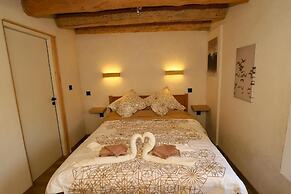 L Hôtel Enfoncé Chambres et table d Hôte