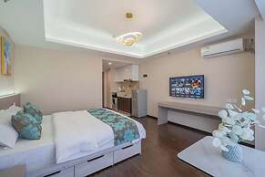 Sunlight Apartment-Color TV Tower