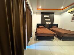 Comfortable Pool-view Studio With Balcony - Pratumnak, Pattaya