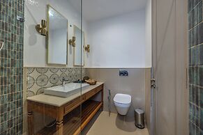 ELIVAAS Cygnus 4BHK With Pvt Pool