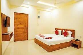 Hotel Rajdhani Inn & Suites