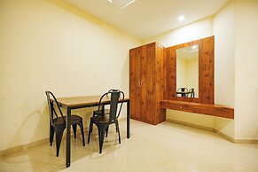 Hotel Rajdhani Inn & Suites