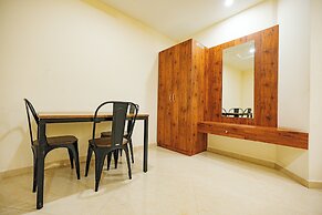 Hotel Rajdhani Inn & Suites