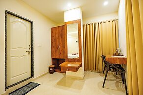 Hotel Rajdhani Inn & Suites