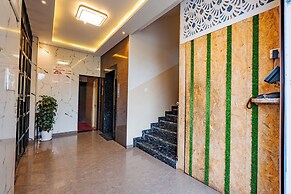 Hotel Rajdhani Inn & Suites