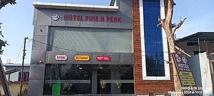 Hotel Pine N Peak