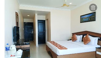 THE SEASHORE HOTEL