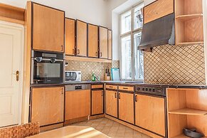 Bright Central Rooms Ideal For Long Stay