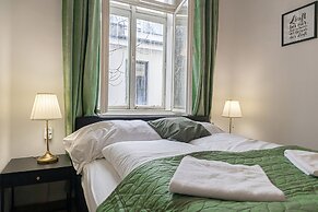 Bright Central Rooms Ideal For Long Stay