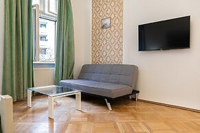 Bright Central Rooms Ideal For Long Stay