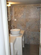 Efis Apartments