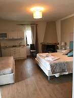 IL GIARDINO DI DANIELA APARTMENTS