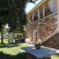 IL GIARDINO DI DANIELA APARTMENTS