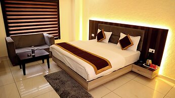 Hotel Blue Pine @Har Ki Pauri Road