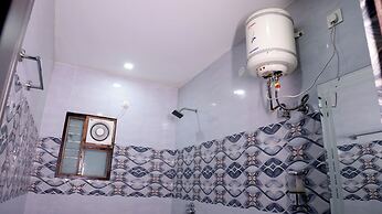 Hotel Blue Pine @Har Ki Pauri Road