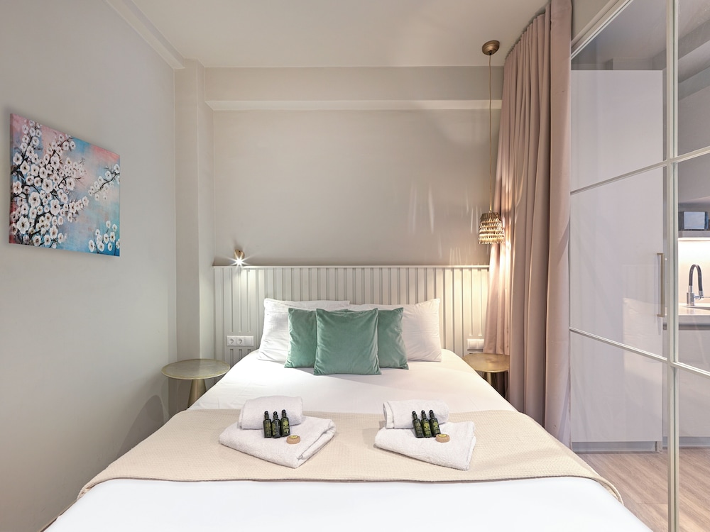 Karitsi Suites