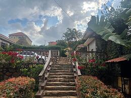 ELMA SUITES & LOUNGE