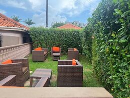 ELMA SUITES & LOUNGE