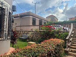 ELMA SUITES & LOUNGE