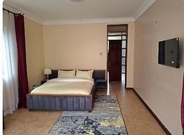 ELMA SUITES & LOUNGE
