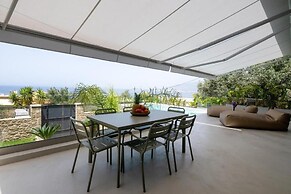 Morea Club West House