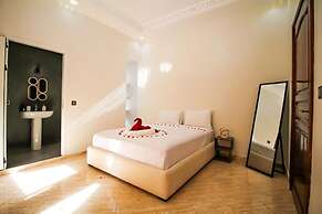 Redmoon Villa & Riad