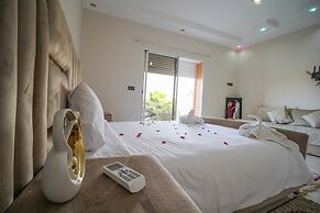 Redmoon Villa & Riad