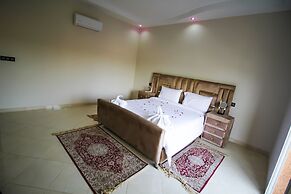 Redmoon Villa & Riad